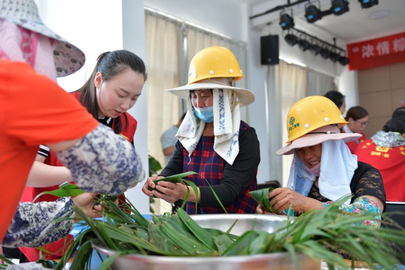 “濃情粽意，共享溫暖”包粽子活動.jpg